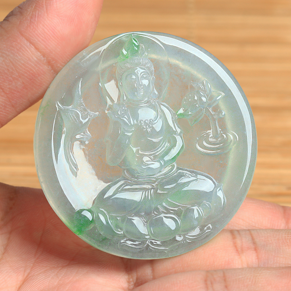天然缅甸a货翡翠-冰种起光观音圆牌29.63g