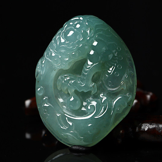 源头好货-四会 冰糯种翡翠a货螭吻吊坠25.53克