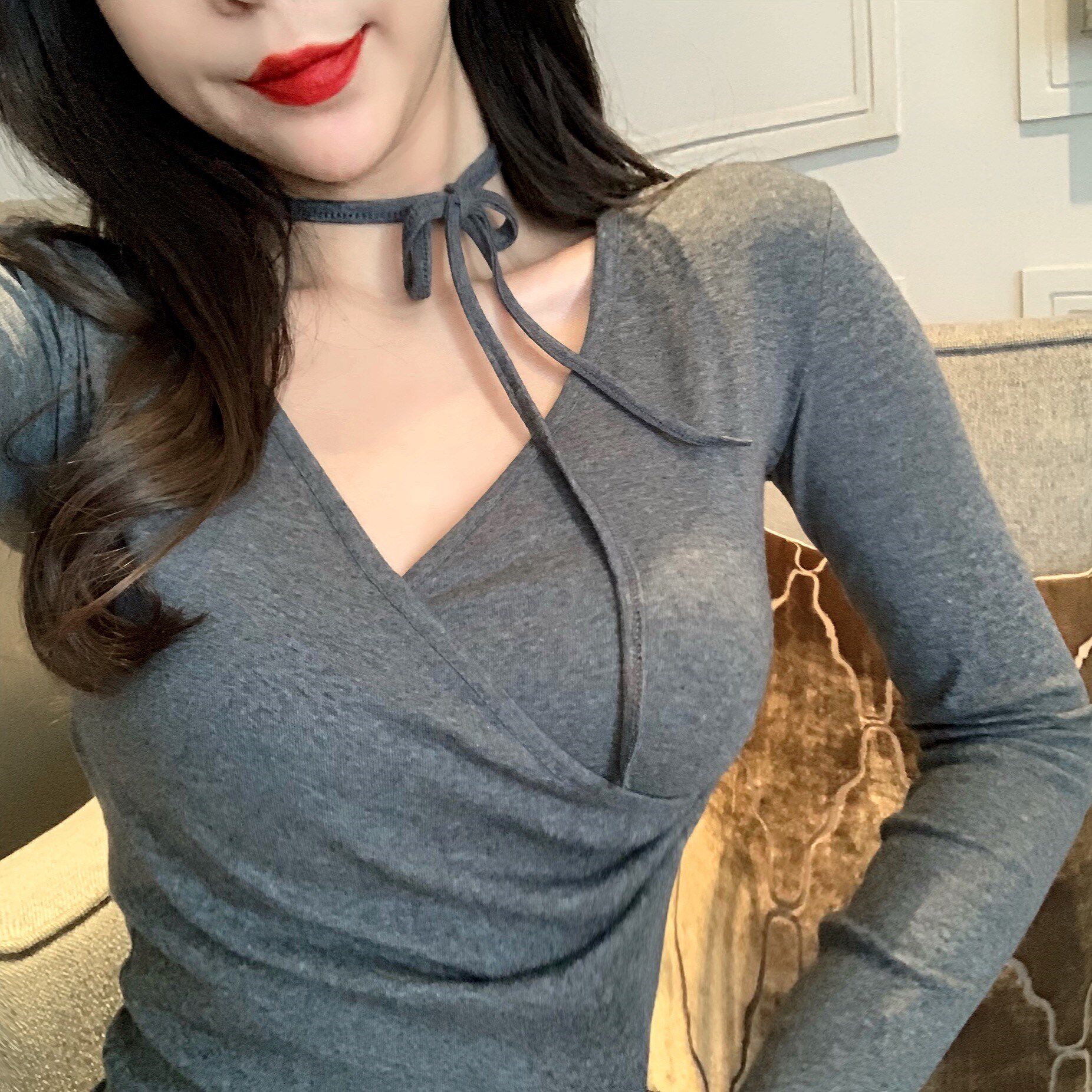 性感 上衣 v领_2018新款高腰露脐深v领上镜女装主播服装夜店直播衣服