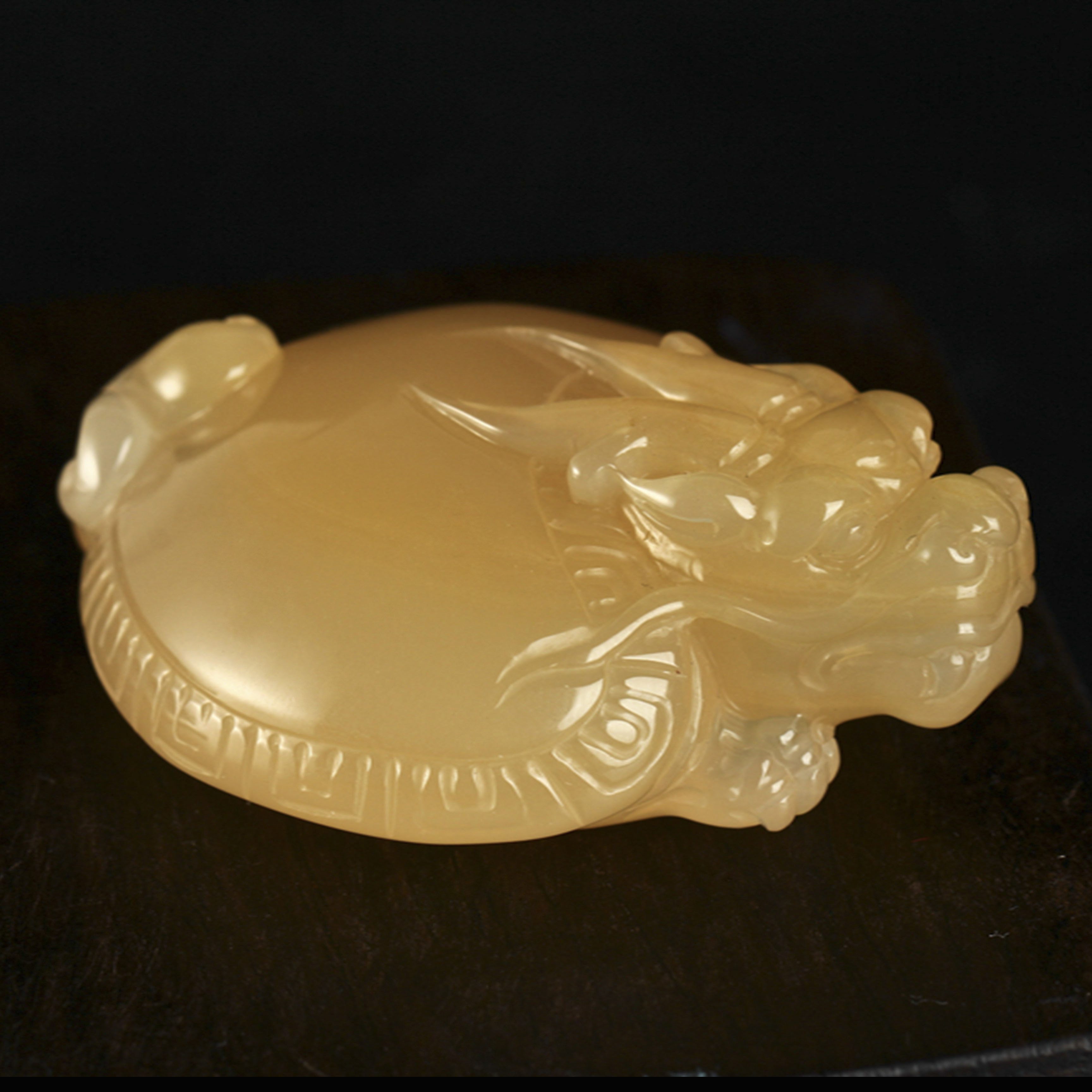 黄龙玉天然a货金黄长寿龙龟挂件 收藏级珍品 隆天拍卖行 53.3g