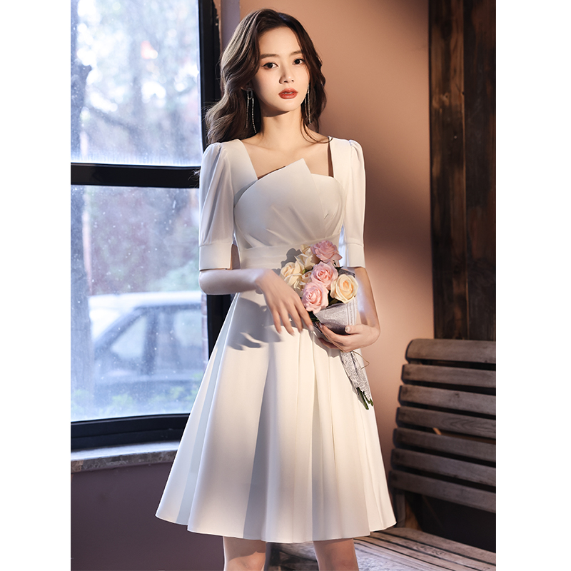 白色礼服连衣裙