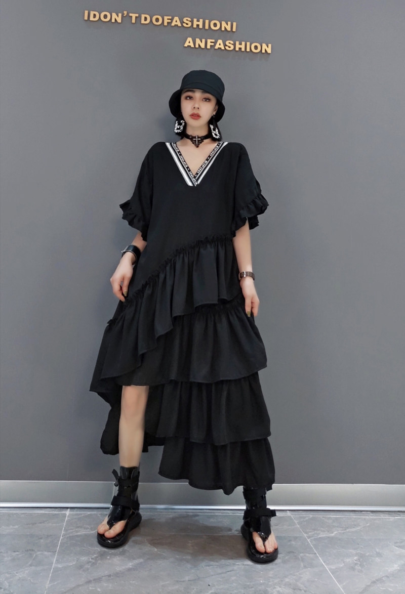 黑色蛋糕裙连衣裙