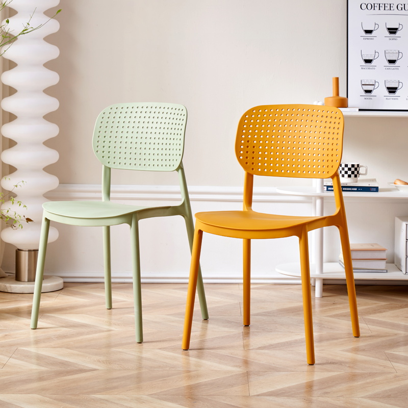 北欧餐椅家用塑料椅子现代简约靠背牛角餐桌椅可叠放卧室书桌凳子