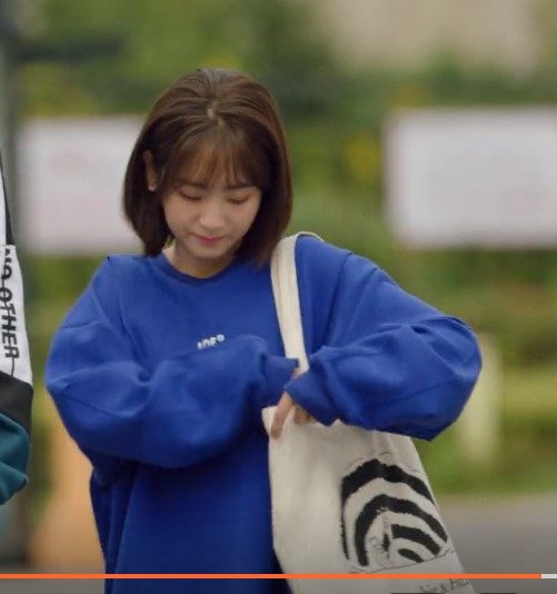 你好神枪手唐心邢菲同款蓝色卫衣女ins慵懒风设计感女小众上衣春