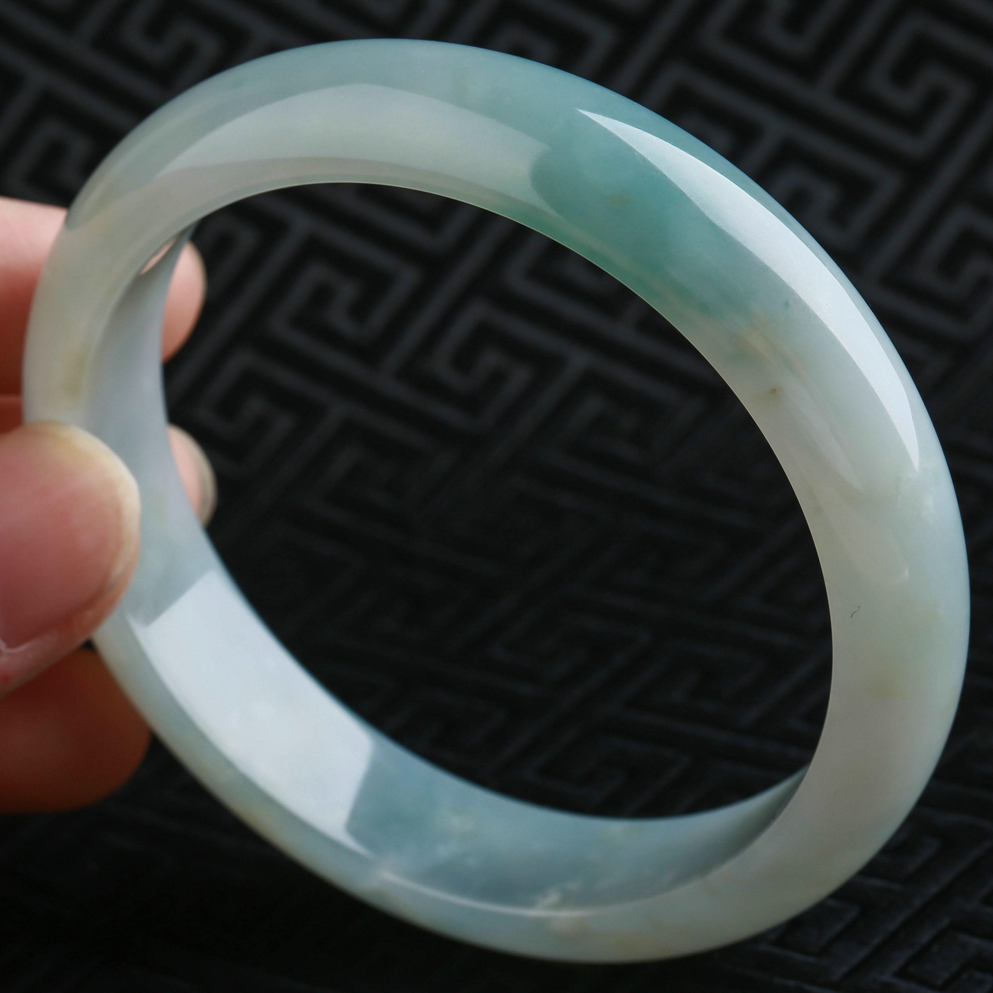 老坑冰糯种典雅平安镯 56.07g 内径:59.4mm