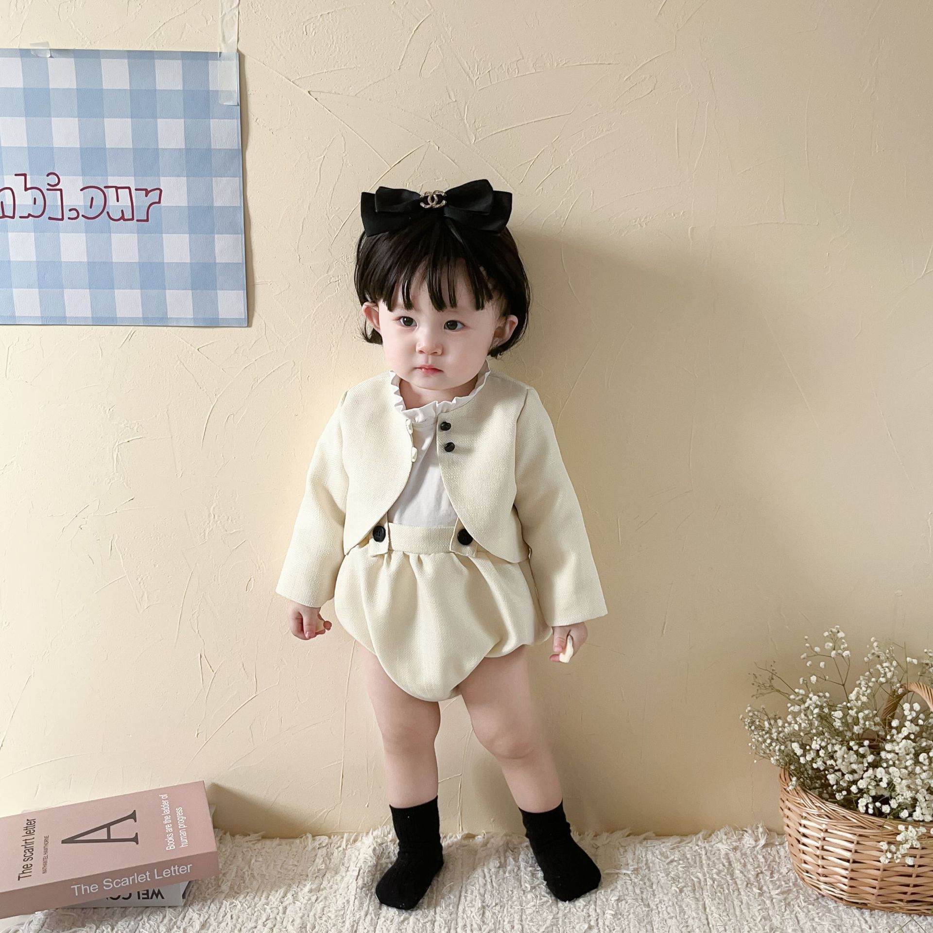 婴童套装春秋韩版婴幼儿小香风外套+花边打底衫+背带包屁裤三件套