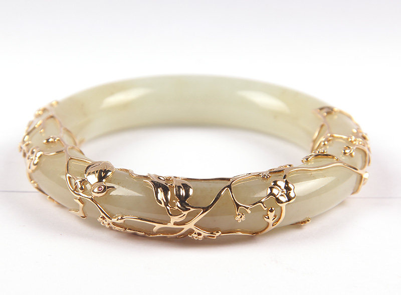 和田玉 白玉 18k金镶嵌《喜上眉梢》玉手镯 79.96克