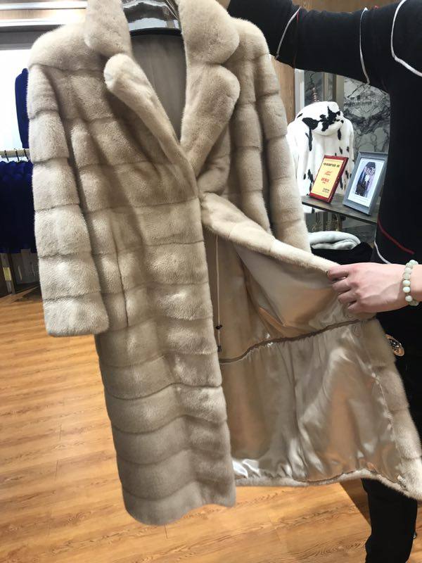 美国进口宝嘉美天鹅绒米黄蓝宝石十字貂皮大衣女整貂西服领铁灰色