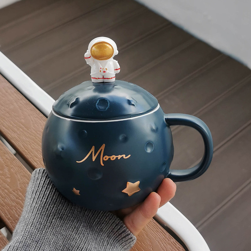 情侣星球陶瓷马克杯大容量网红可爱麦片杯子带盖男女创意咖啡水杯
