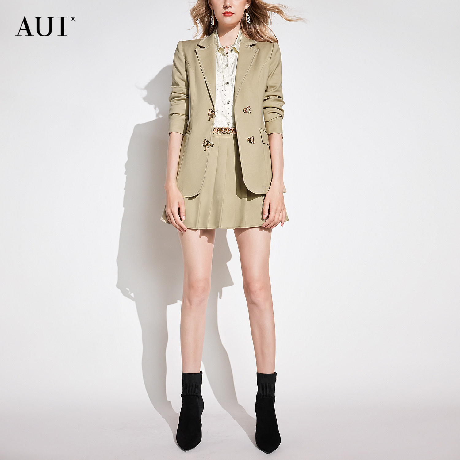 aui卡其色高级感风衣女2022秋季新款气质设计感英伦风小个子外套