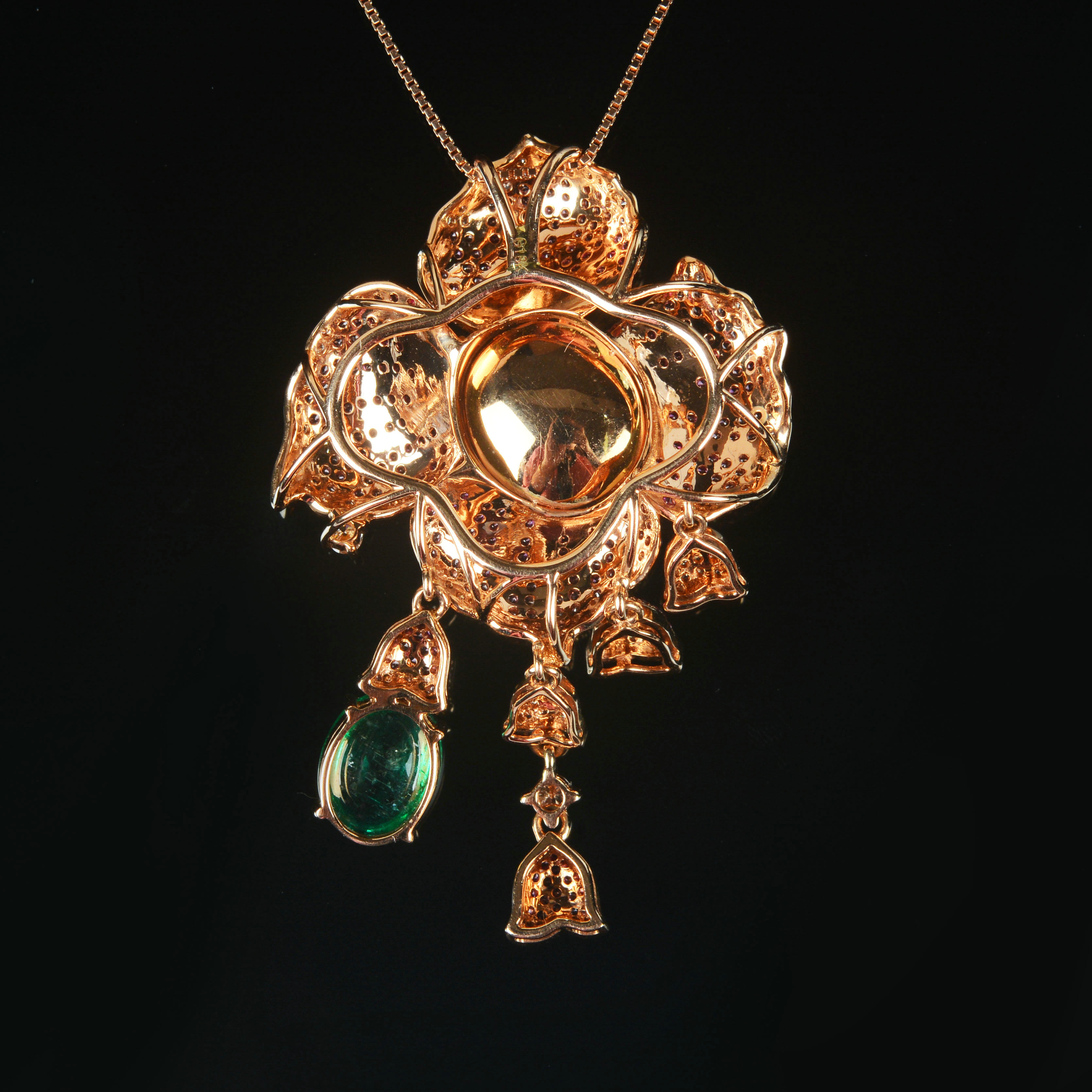 7.04ct 18k金星光蓝宝石祖母绿吊坠 星线清晰 配镶钻石 7758