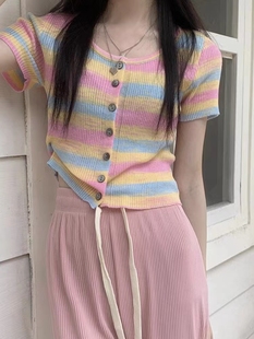 气质短款薄款彩虹条纹针织衫短袖t恤女夏季显白辣妹修身显瘦上衣