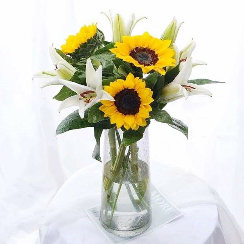 百合鲜花家用水同城速递香水白百合5朵向日葵花束花材