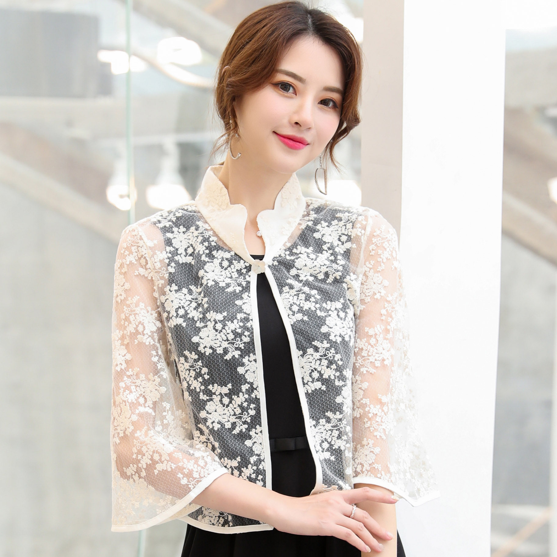 欧根纱蕾丝小披肩女短款2019夏季新款开衫短外套搭配裙子外搭坎肩