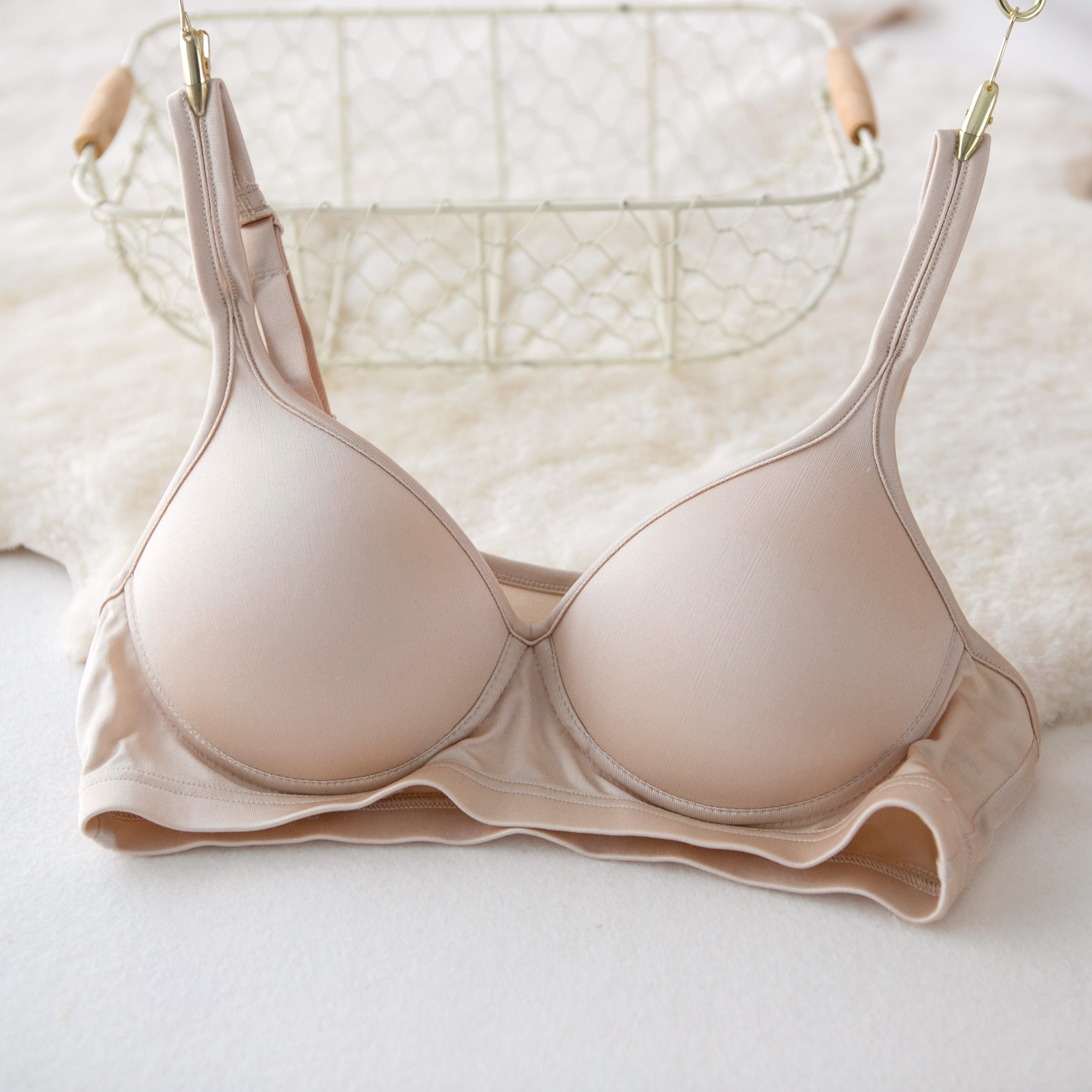 日本单真丝文胸100%桑蚕丝无钢圈聚拢后扣式无痕背心式内衣女薄款