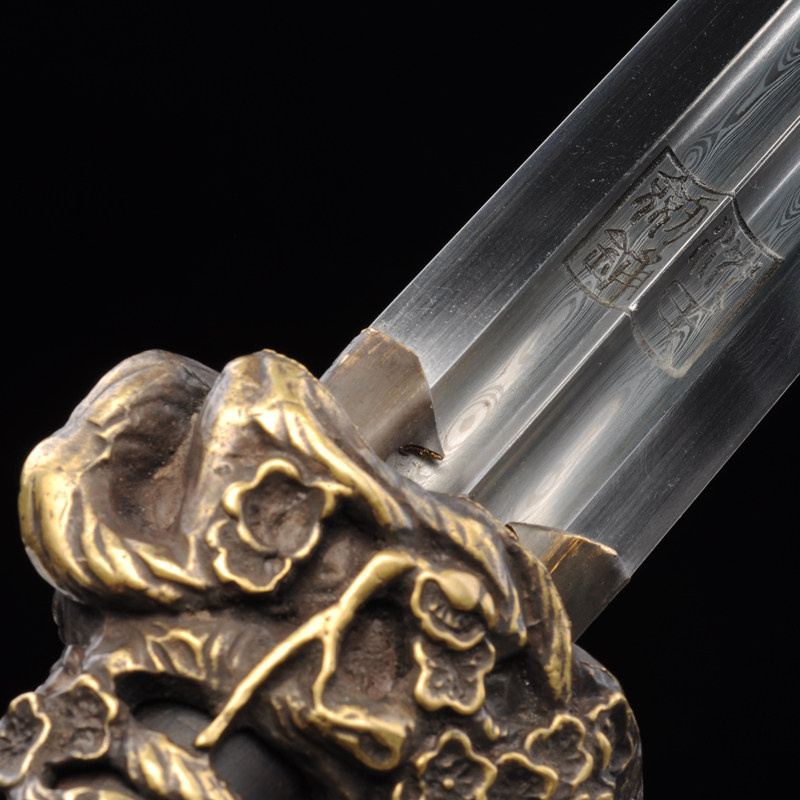 傲雪剑(梅) 沈云 铸剑世家壬字号沈氏剑铺第四代传人(未开刃)