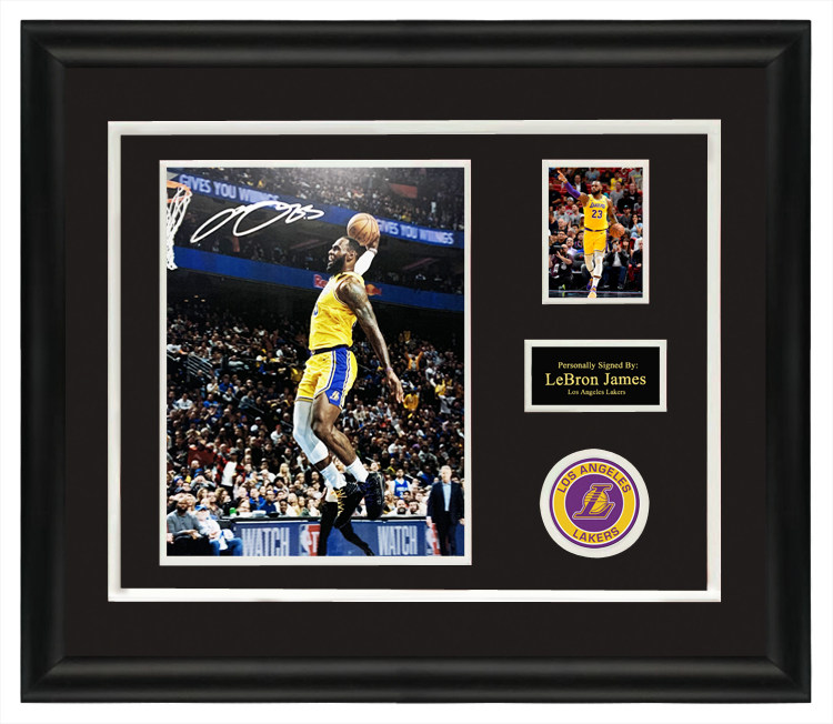 勒布朗詹姆斯亲笔签名照片湖人队含证书裱框收藏