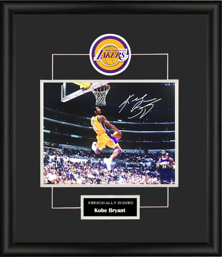 湖人科比布莱恩特kobe黑曼巴亲笔签名照片裱框含sa证书