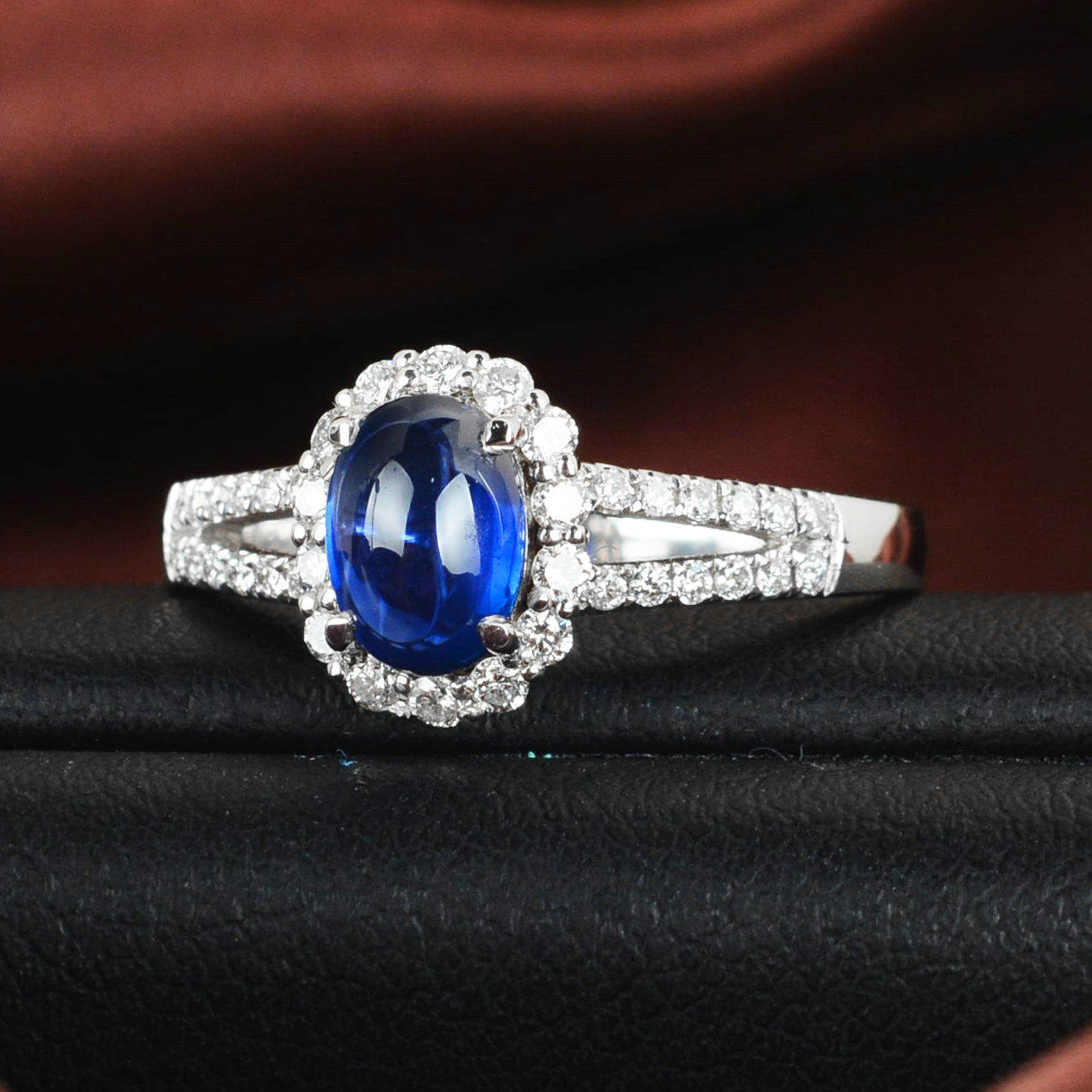 1.40ct 18k金天然素面蓝宝石戒指 伴镶钻石 精致款式 2452