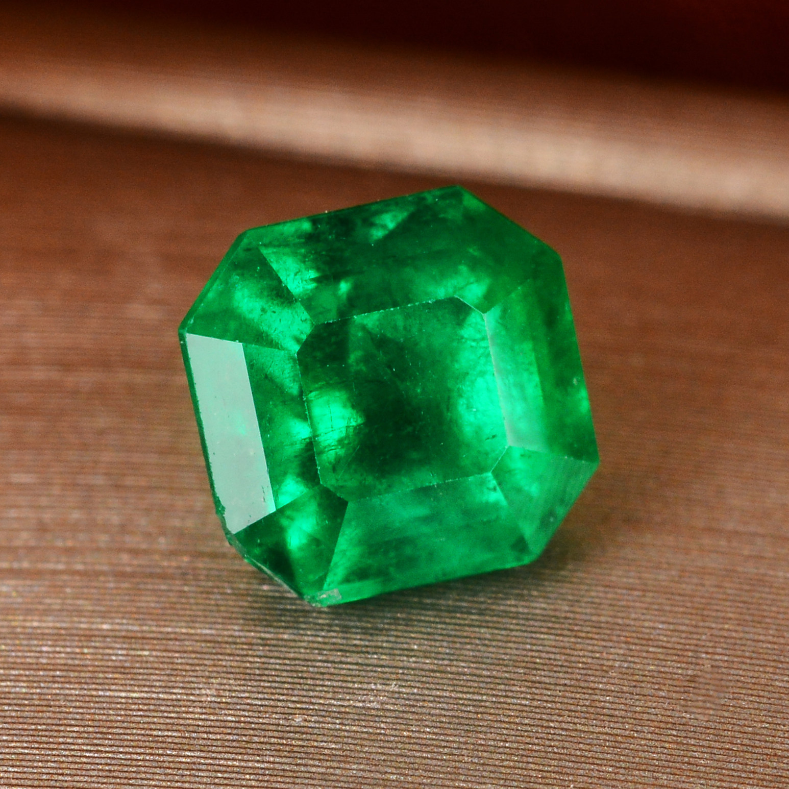 1.90克拉 天然祖母绿裸石 绿色浓郁 提供成品款式设计4297# - 拍卖