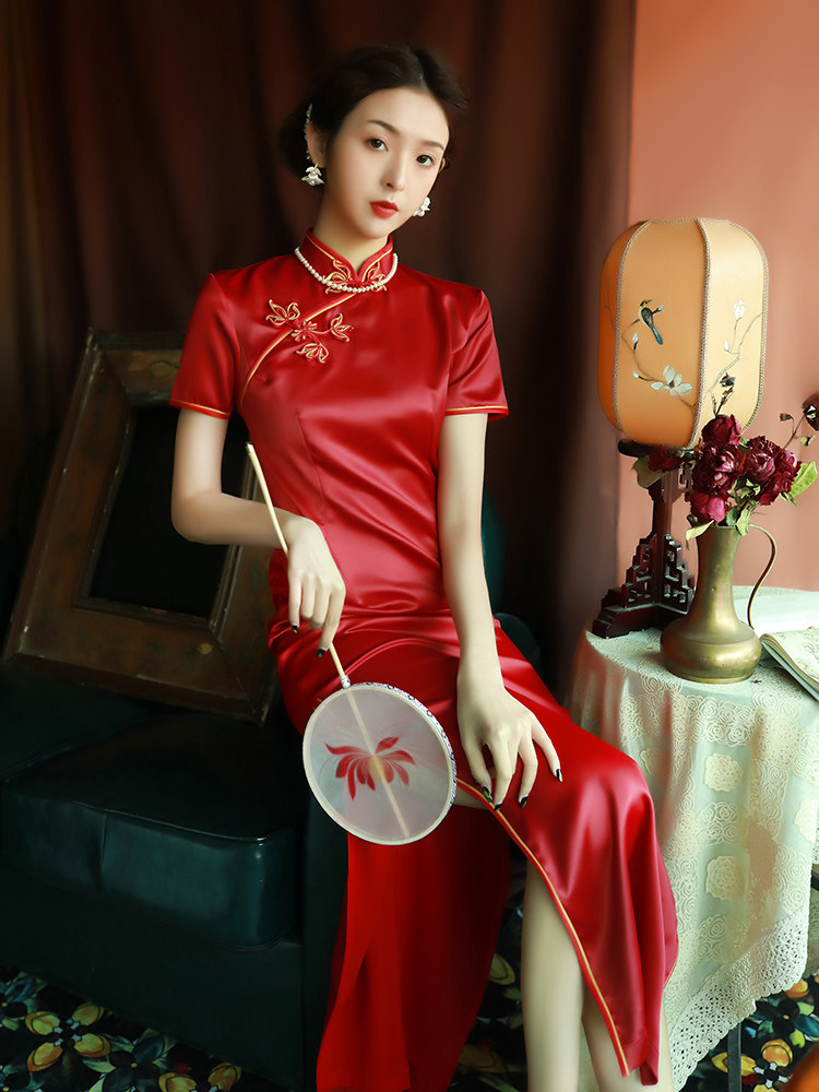 红色旗袍2021年新款复古改良版长款女大人过年拜年连衣裙敬酒服冬