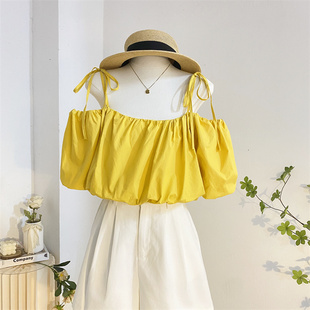 黄色吊带露肩泡泡袖衬衫女夏季设计感宽松短款洋气一字领短袖上衣