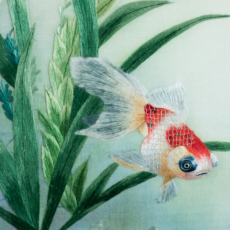 纯手工苏绣 真丝精品挂画《小金鱼》刺绣