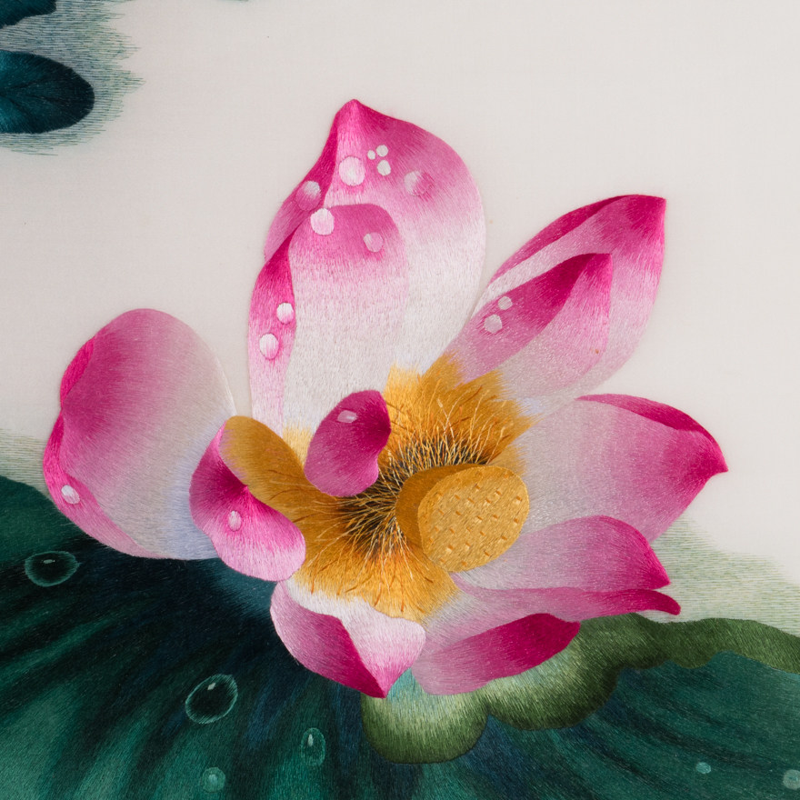 纯手工真丝 精品苏绣挂画《荷花五》刺绣