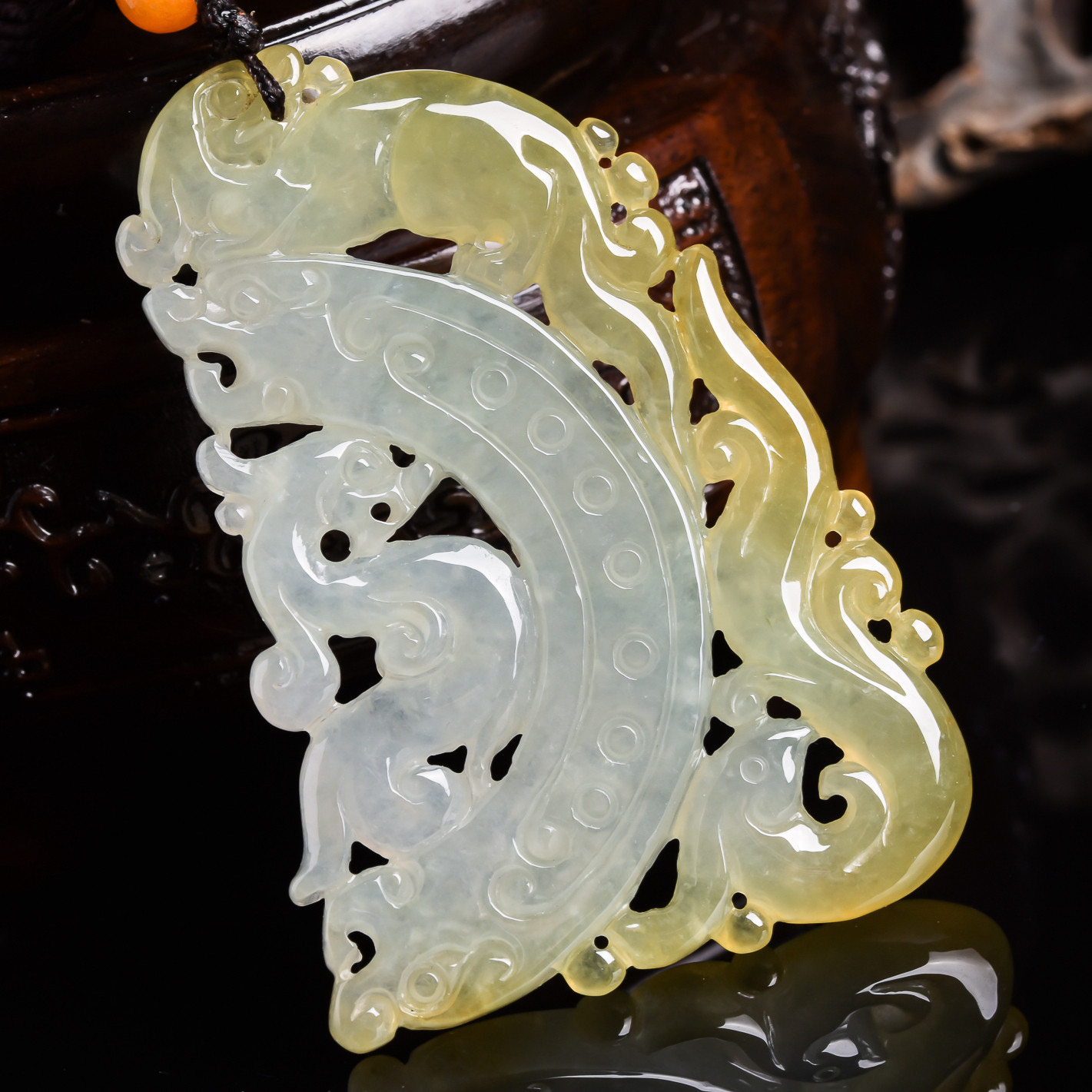 【源头好货-四会】翡翠a货冰黄仿古龙牌吊坠 26.89克(连绳重)