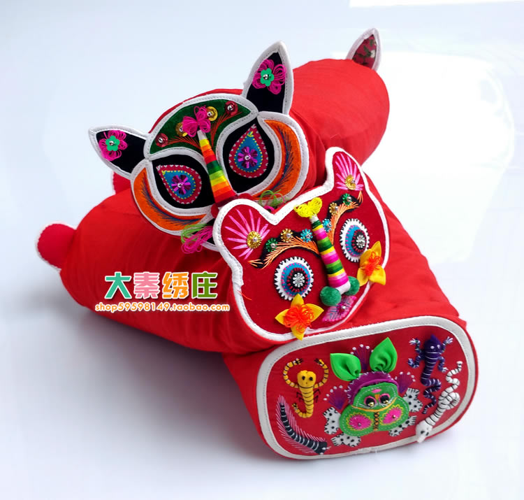 Pure handwork high quality Buckwheat hull children Embroidered cloth Tiger Pillow Pillow baby full moon One hundred days The age of giftin the Arts and crafts , Folk arts and crafts Features , Cloth tiger category - from Buy2taobao.com to provide professional Taobao agent buy service