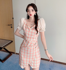 Live shooting! New French Plaid three-dimensional waist closing slim cross bubble sleeve dress