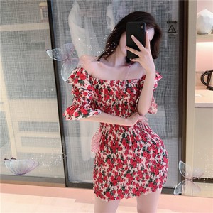 Waist down one shoulder bubble sleeve sweet small broken flower slim dress