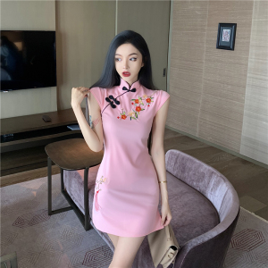 Real shot retro stand collar buckle National Style Embroidered girl tight improved cheongsam dress