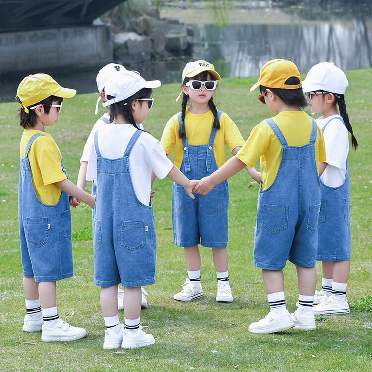 小学生校服夏季背带裤套装演出服六一儿童节七彩表演服幼儿园园服