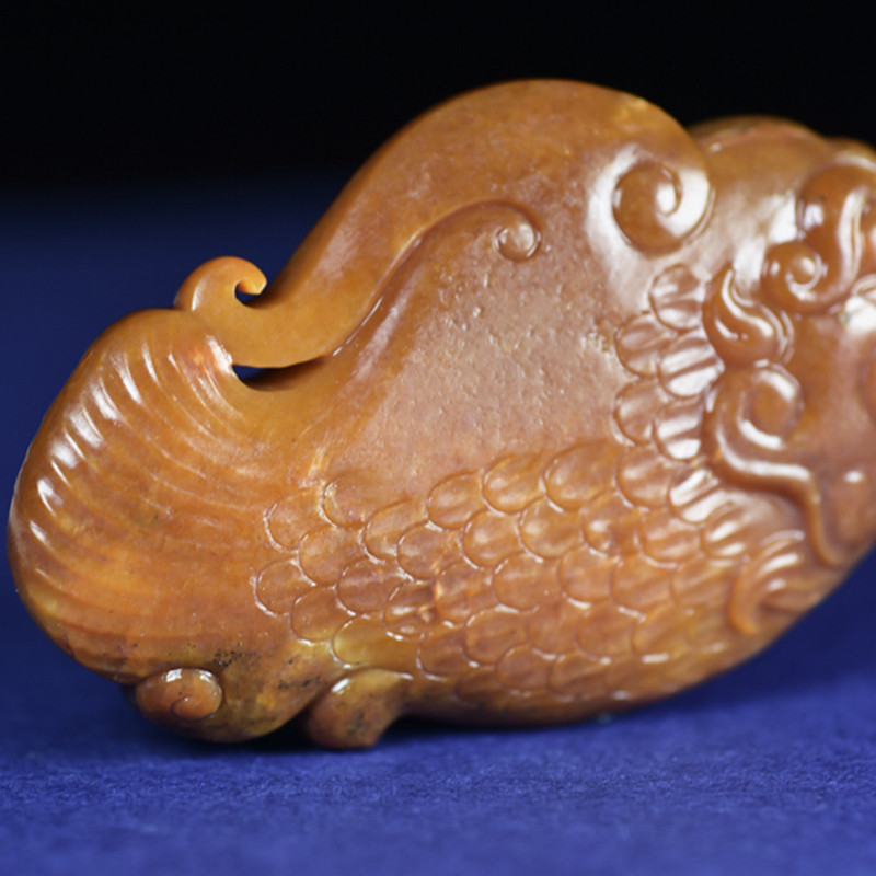 镇平玉雕馆 和田白玉龙鱼挂件33.85g