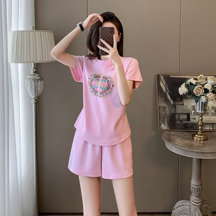 减龄休闲运动套装女夏季新中式气质粉色刺绣短袖上衣高腰短裤潮