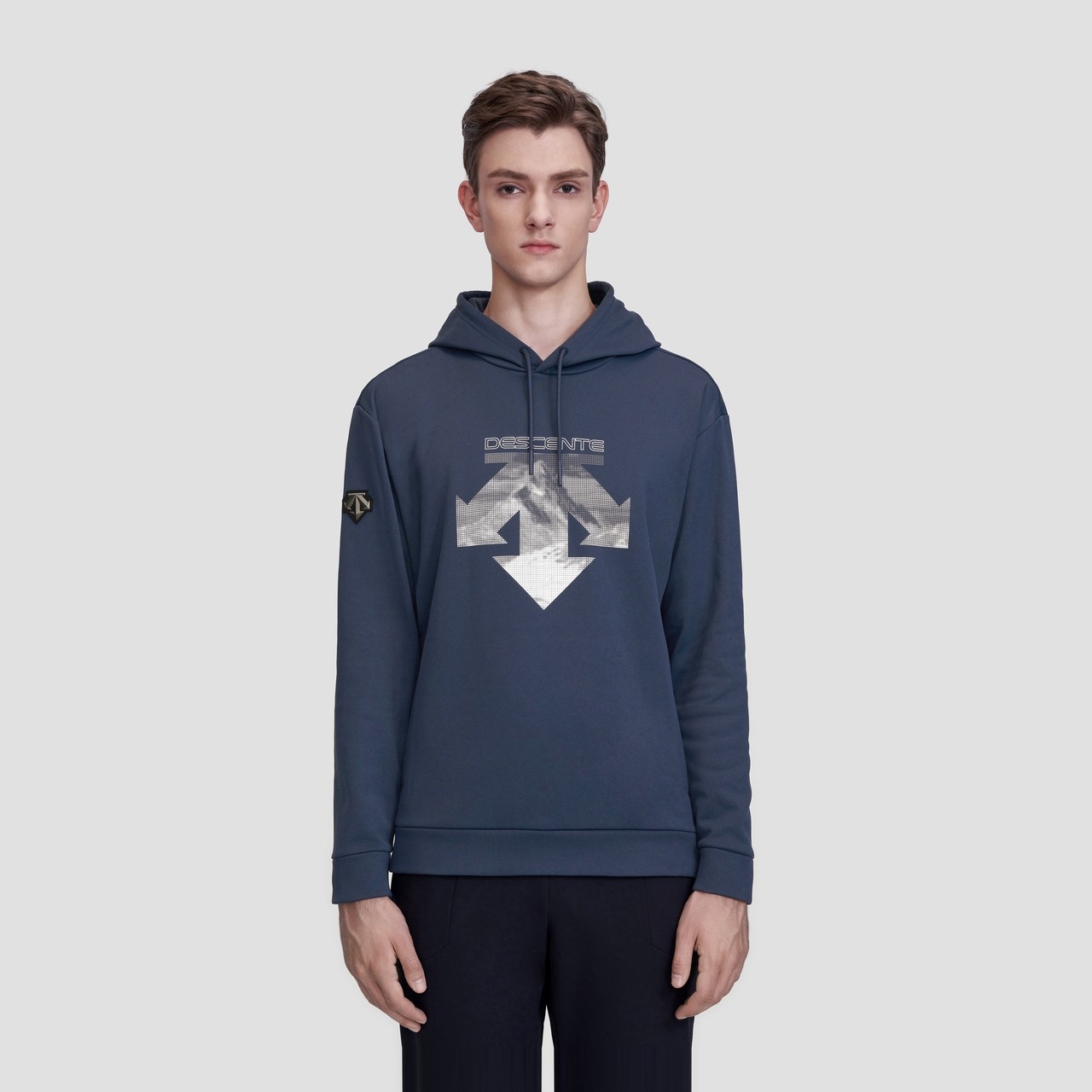 descente迪桑特 ski style系列运动生活 男子连帽卫衣 d2491shd63