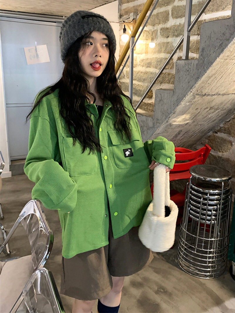 华夫格绿色衬衫女春装2022新款复古港味宽松中长款设计感长袖上衣