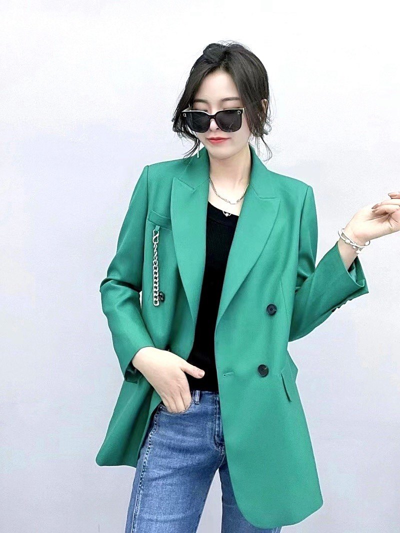 欧洲站绿色西服女2022春季新款小众设时髦炸街链条垫肩西装外套潮