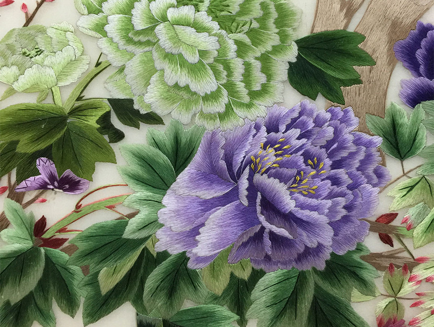 匠心苏绣《春风百蝶图》 精细真丝