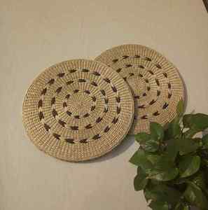 草编座垫圆形图片