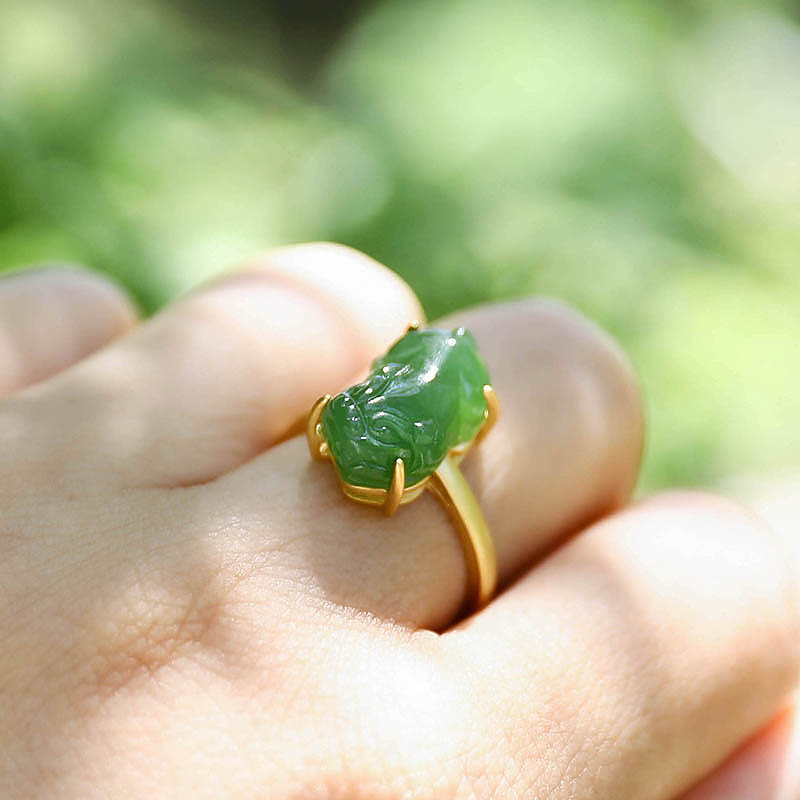 一折金镶玉貔貅戒指