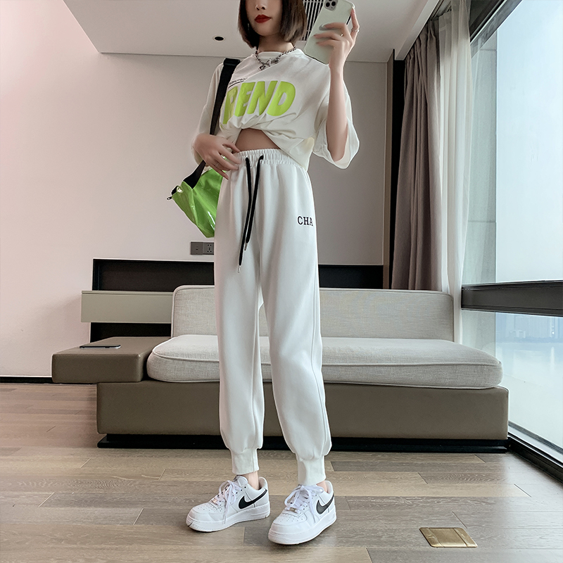 2022年小个子早春白色卫裤女薄款韩版春夏季新款时尚休闲运动裤子