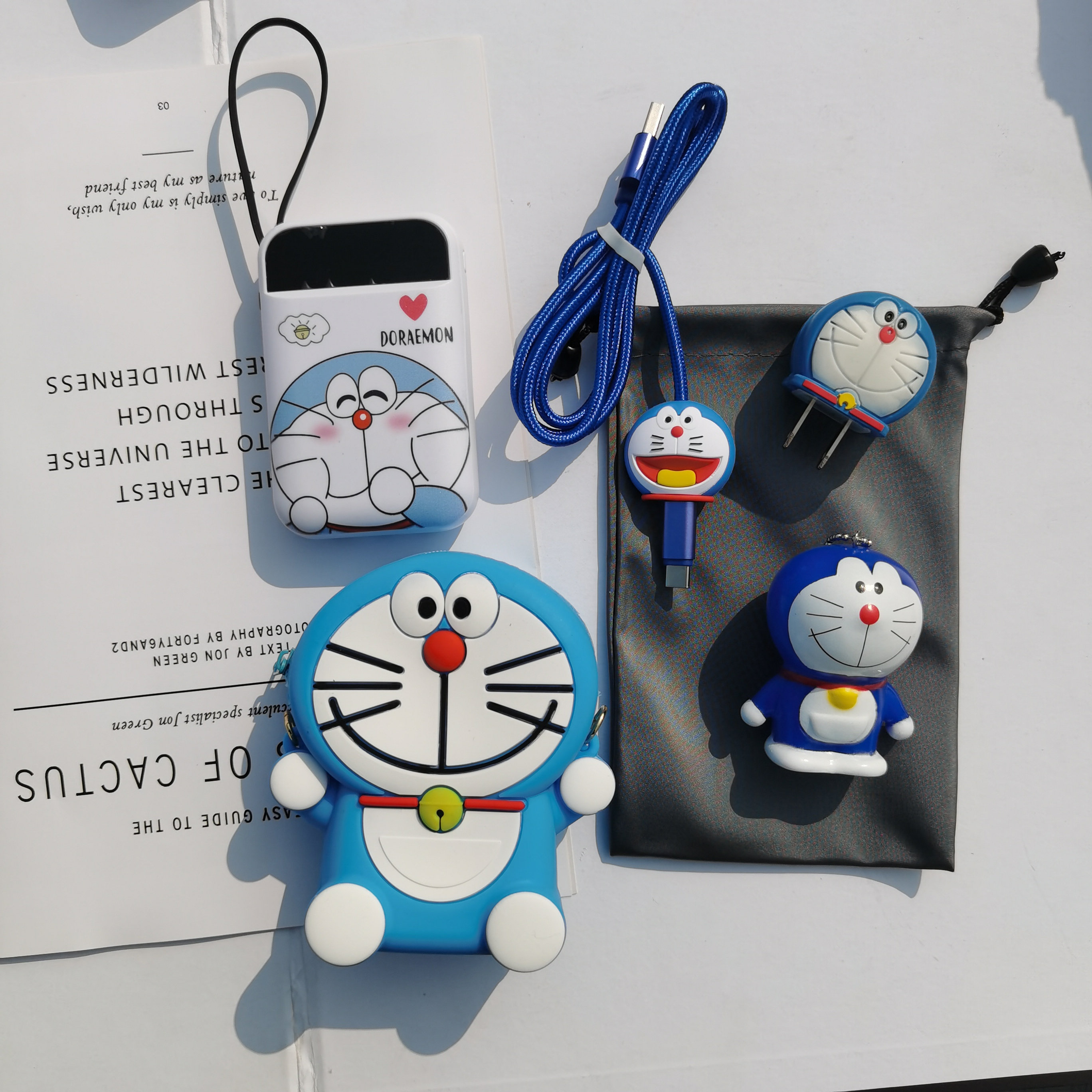 哆啦a梦_ins哆啦a梦充电宝自带线套餐送礼品卡通可爱大容量礼品定制