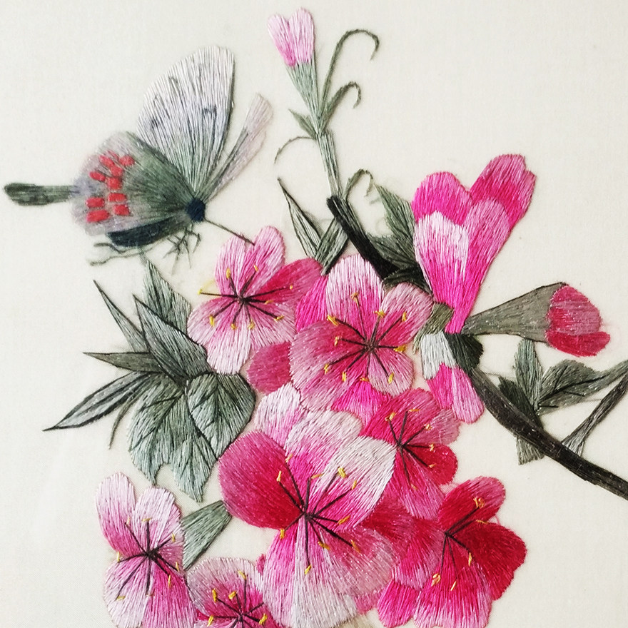 苏绣世家《蝶恋梅花》钱菊凤大师工作室作品