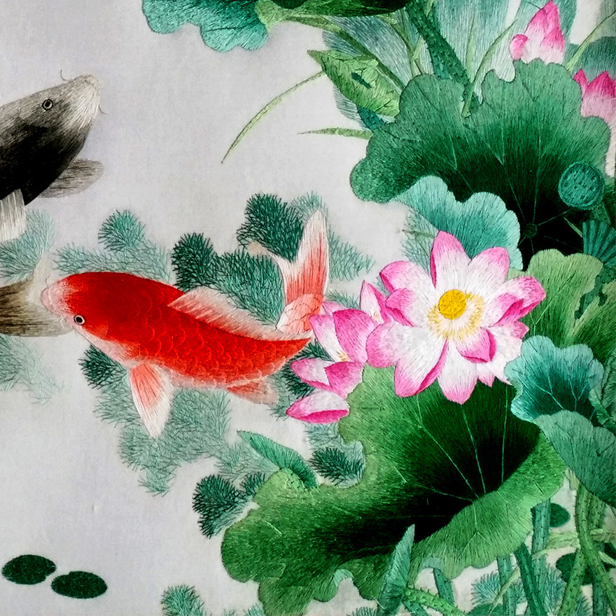 苏绣世家《荷花鲤鱼》钱菊凤大师作品75*130cm