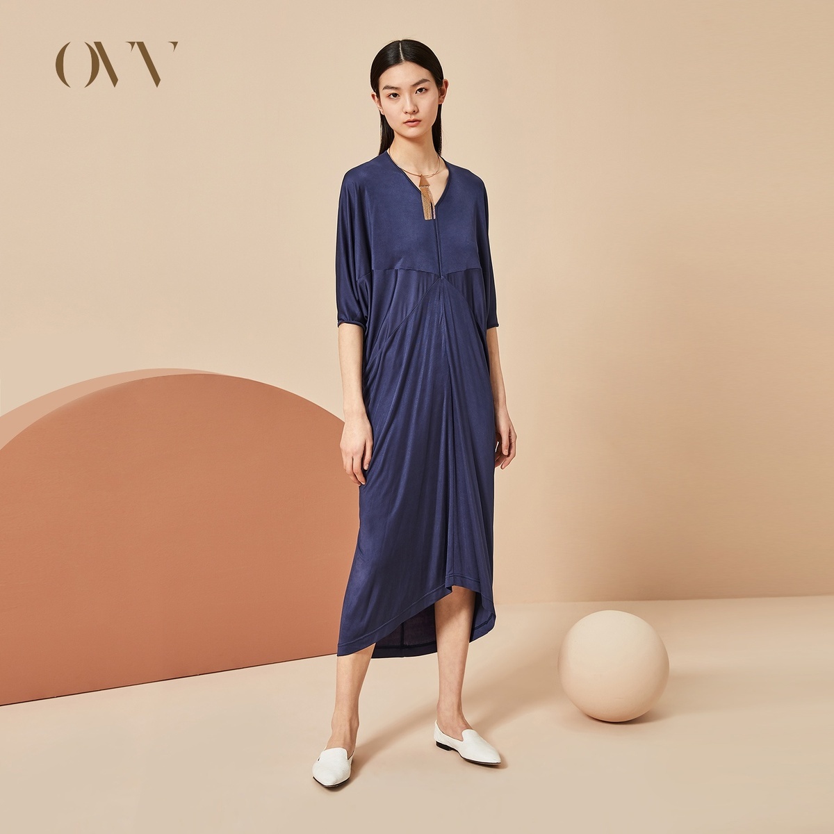 ovv女装2019春夏新品时尚v领宽松垂坠褶皱连衣裙女