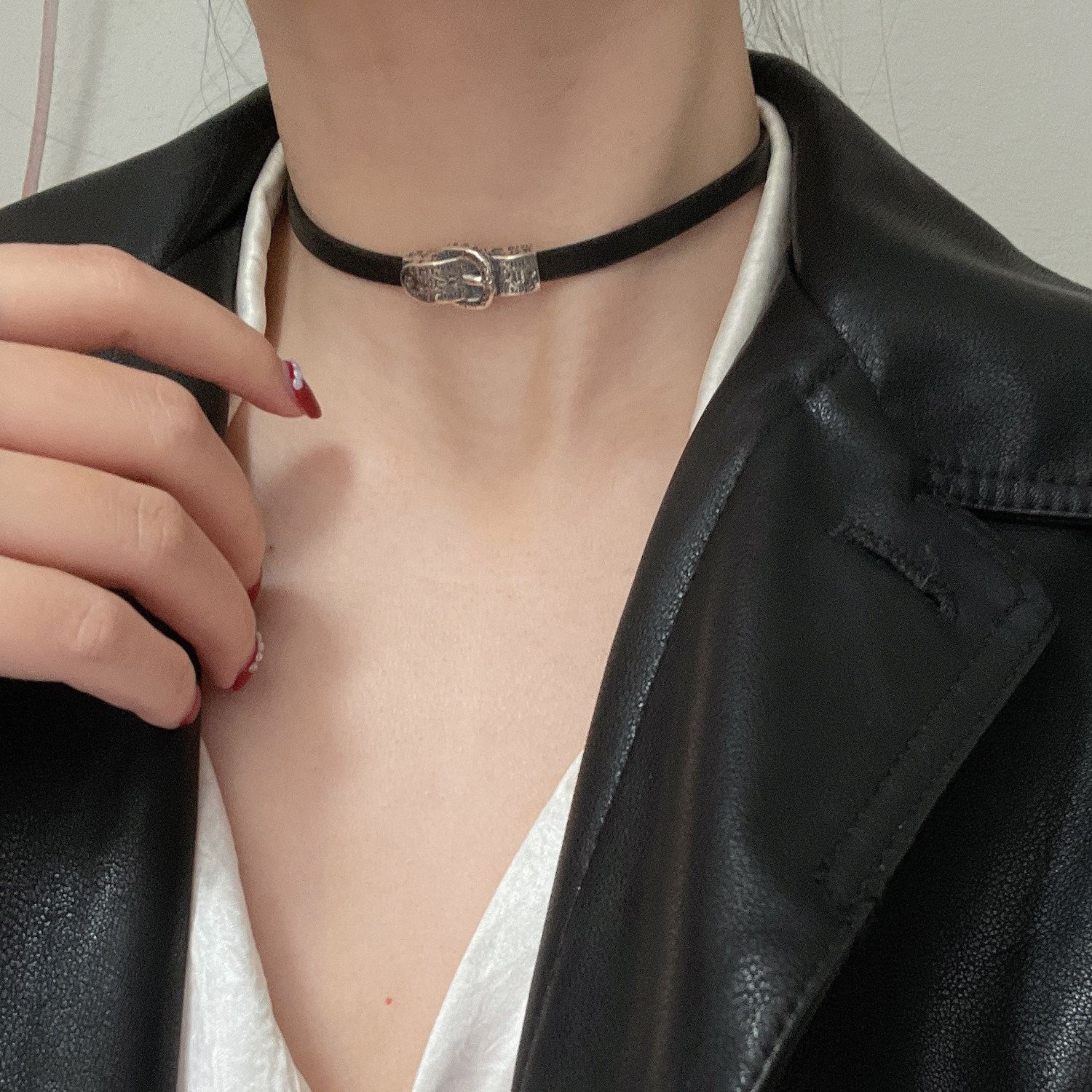 小宝s925纯银独特设计涂鸦皮带扣牛皮颈带项链女轻奢高级感冷淡风