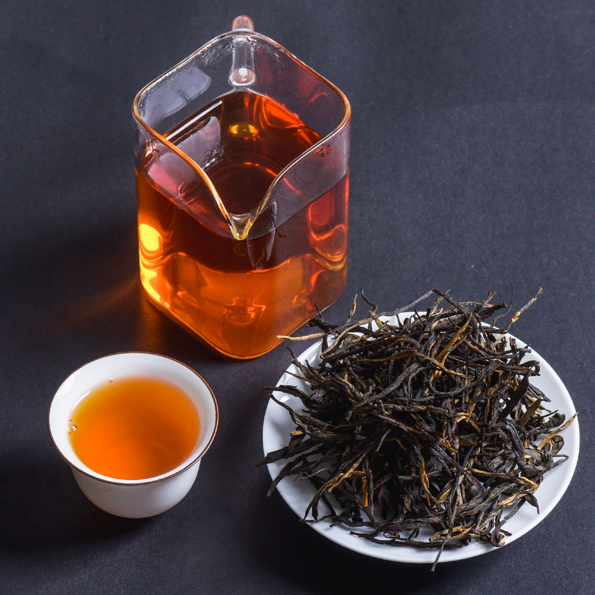 1公斤 2017年凤庆古树理条滇红茶