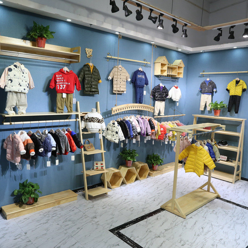 热销童装店货架